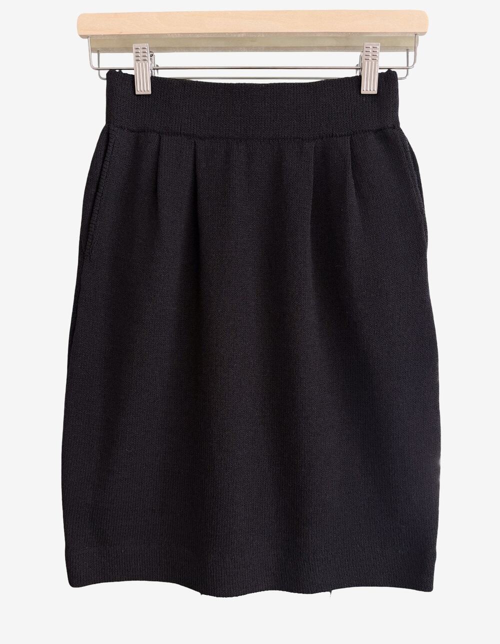 St John Vintage Skirt Black Santana Knit Pleated Pencil Skirt w Pockets Size 4